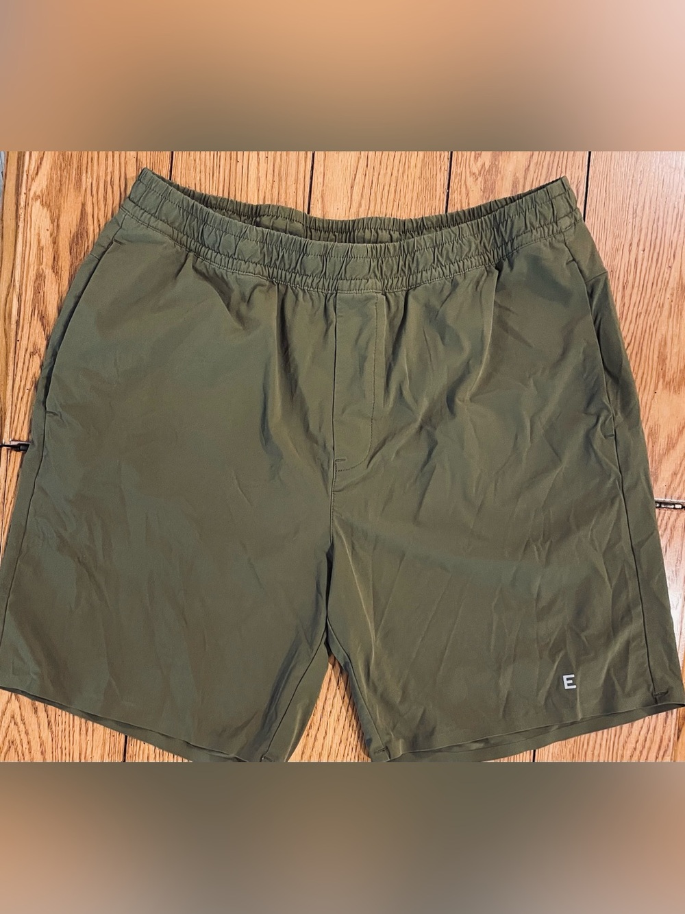 EVERLANE Men’s green short, size XL, external drawcord, pockets